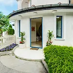 Apartment White Dove