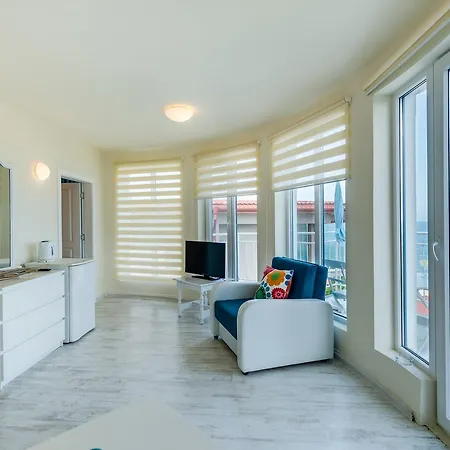 Апартамент White Dove Златни пясъци