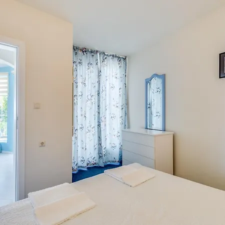 White Dove Златни пясъци