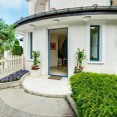 Апартамент White Dove