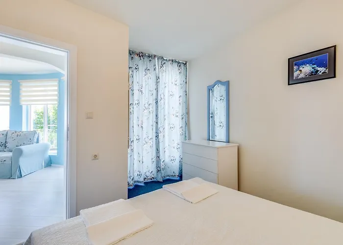 White Dove غولدن ساندز