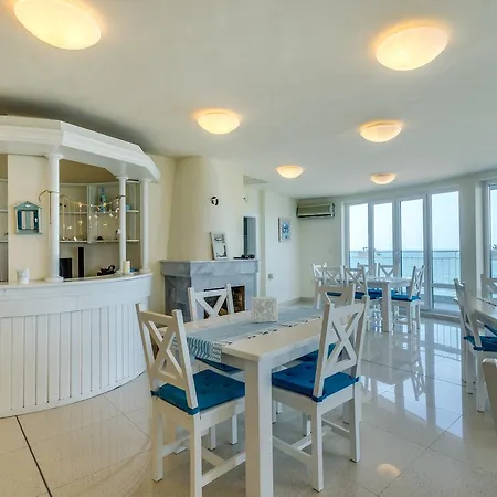 White Dove גולדן סנדס